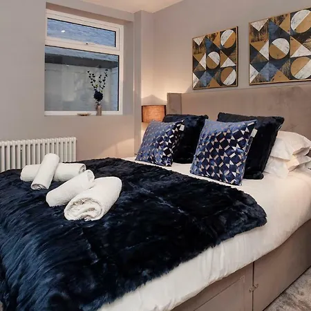 1 Bootham Apartment *